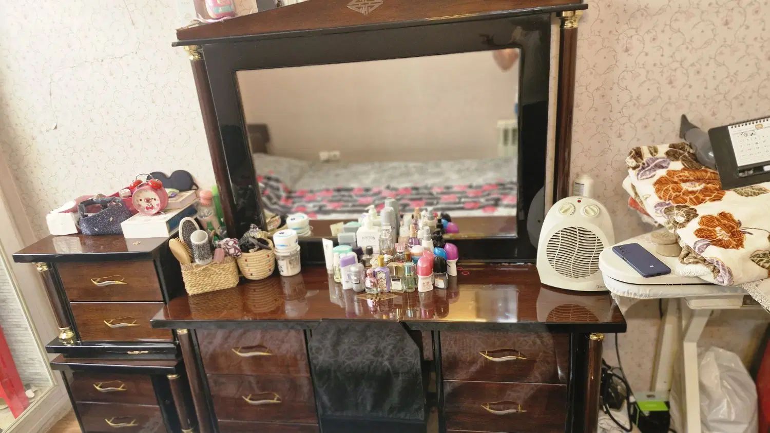 تخت ۲ نفره با خوش خواب سالم +دراور و آینه و پاتختی|تخت و سرویس خواب|مشهد, آبکوه|دیوار
