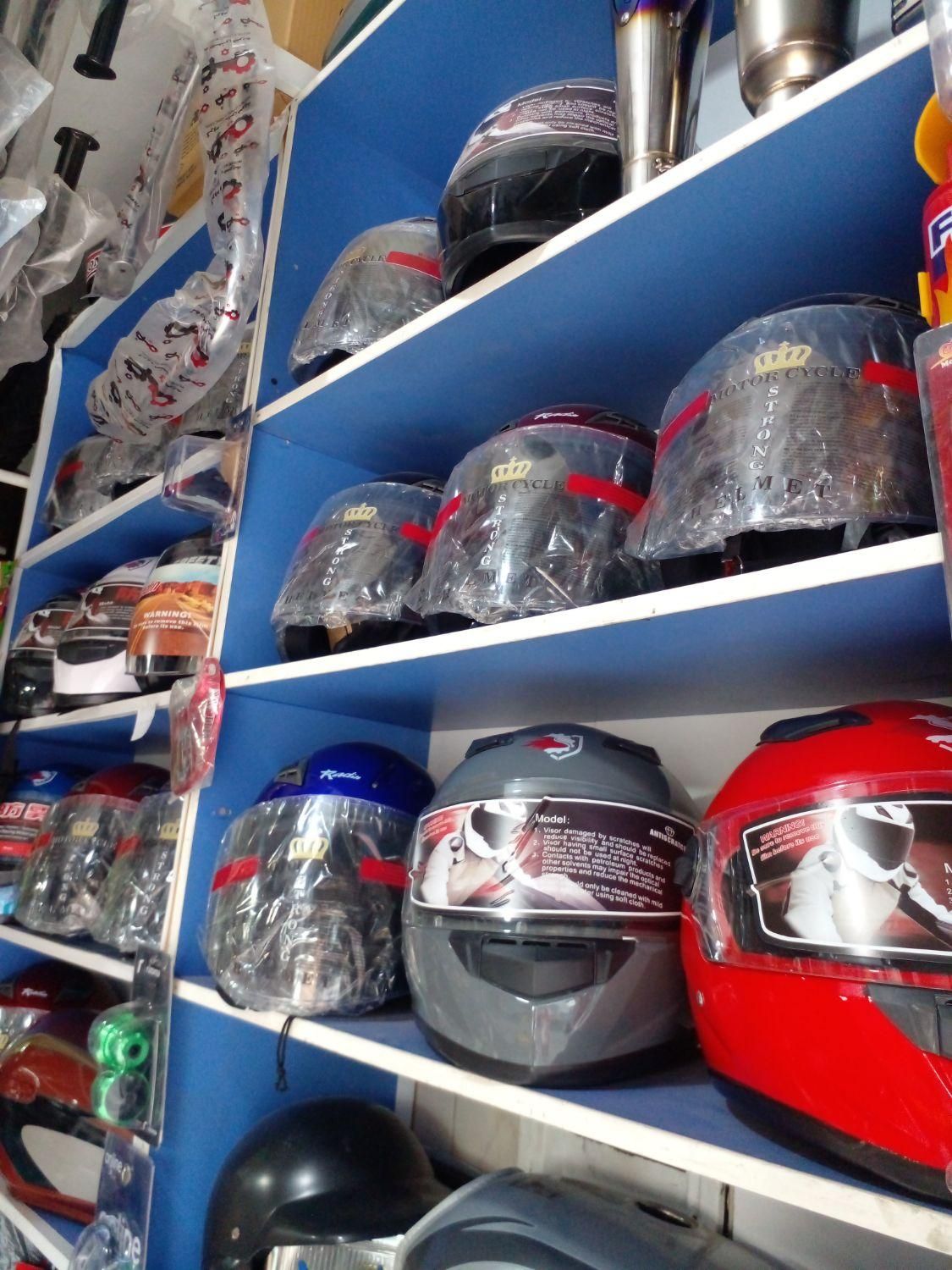 کلاه کاسکت|قطعات یدکی و لوازم جانبی|فردیس, منظریه|دیوار