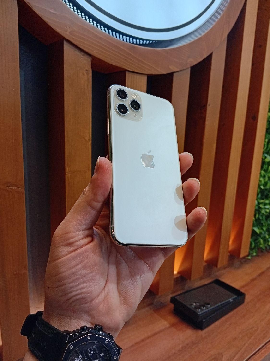اپل iPhone 11 Pro با حافظهٔ ۵۱۲ گیگابایت|موبایل|اصفهان, شیخ اشراق|دیوار