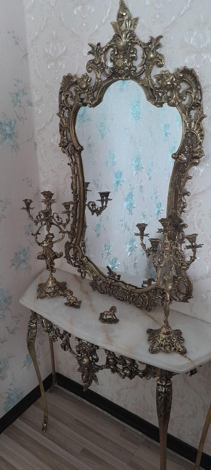 ایینه و شمعدان برنزی|آینه|اراک, |دیوار