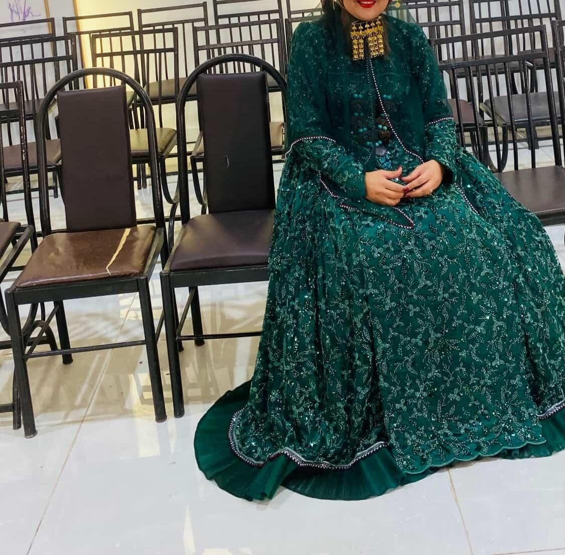 لباس محلی نوی نو|لباس|یاسوج, |دیوار