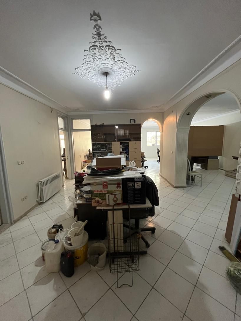 ۲۳۰متر/۳خواب/۲۰۰متر‌حیاط‌ اختصاصی/بر اصلی|فروش دفتر کار، اتاق اداری، مطب|تهران, فاطمی|دیوار