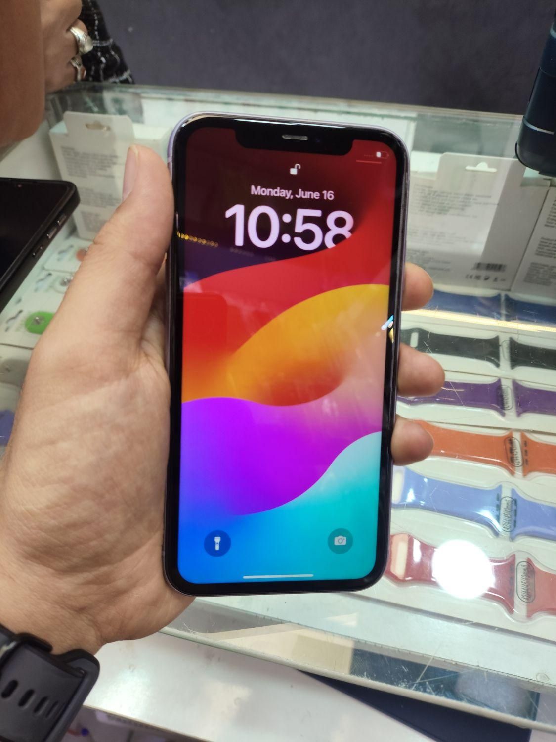 اپل iPhone 11 با حافظهٔ ۱۲۸ گیگابایت|موبایل|مشهد, طبرسی شمالی|دیوار