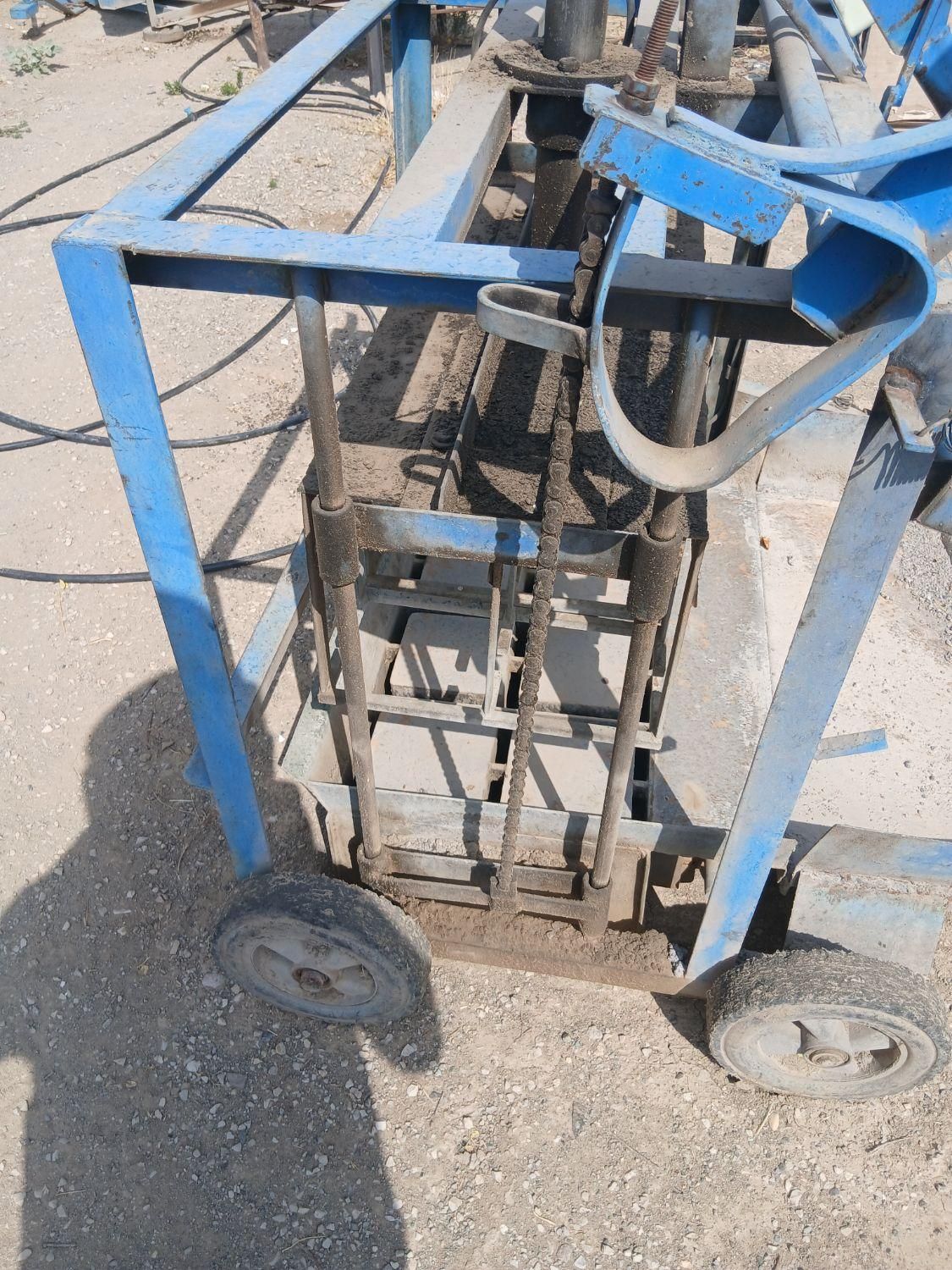 .بلوکزن.قالب بلوکزن . ،ژنراتور ۳۰کاوا کاجیلی|ماشین‌آلات صنعتی|هرسین, |دیوار