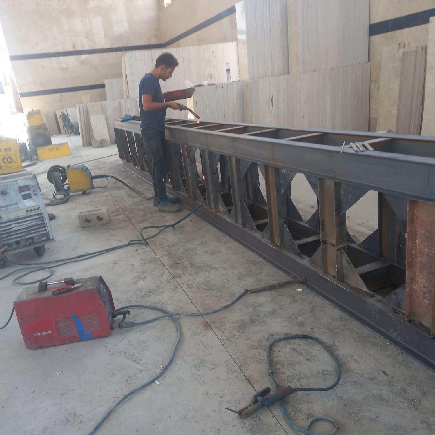 سقف شیروانی/خرپا/سوله/جرثقیل/الاچیق|مصالح و تجهیزات ساختمان|اصفهان, شهرک کوثر|دیوار