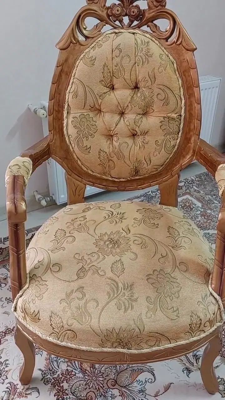 مبل ۹ نفره سلطنتی|مبلمان خانگی و میز عسلی|اصفهان, باغ نگاره|دیوار