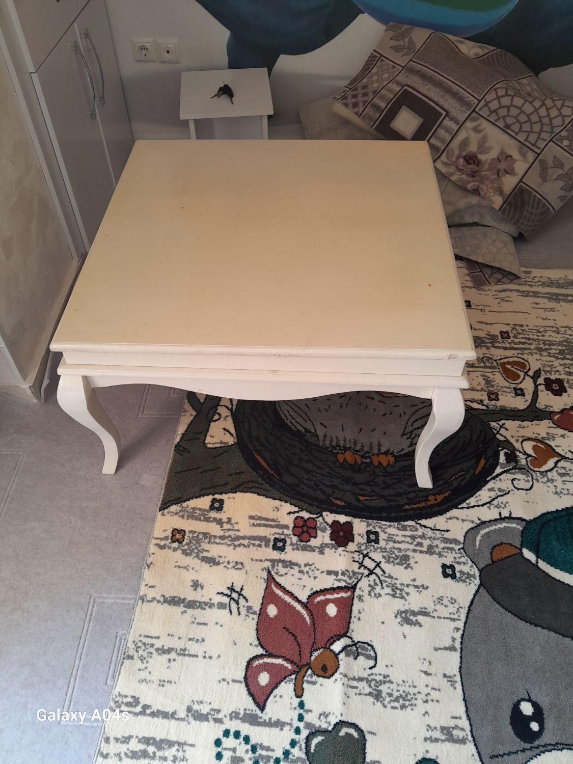 یک عدد جلو مبلی بزرگ|مبلمان خانگی و میز عسلی|مرند, |دیوار