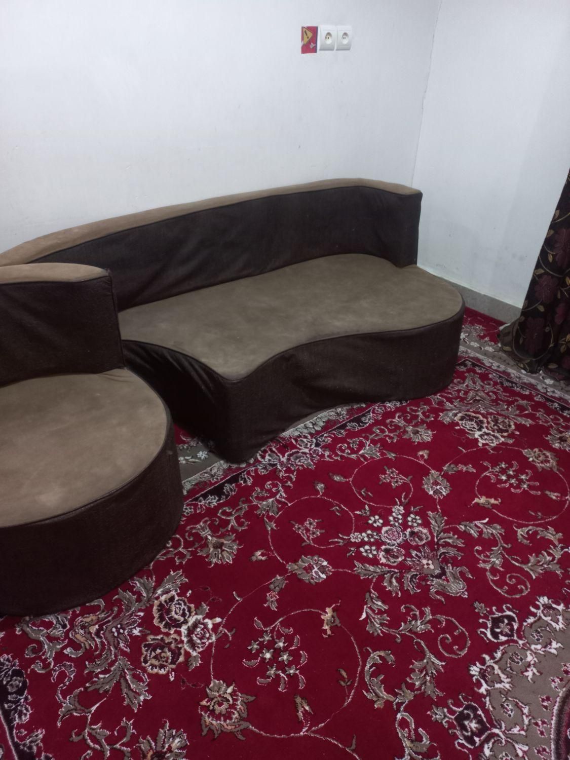 مبل کلاسیک هفت نفره همراه با جلو مبلی|مبلمان خانگی و میز عسلی|اهواز, زرگان|دیوار