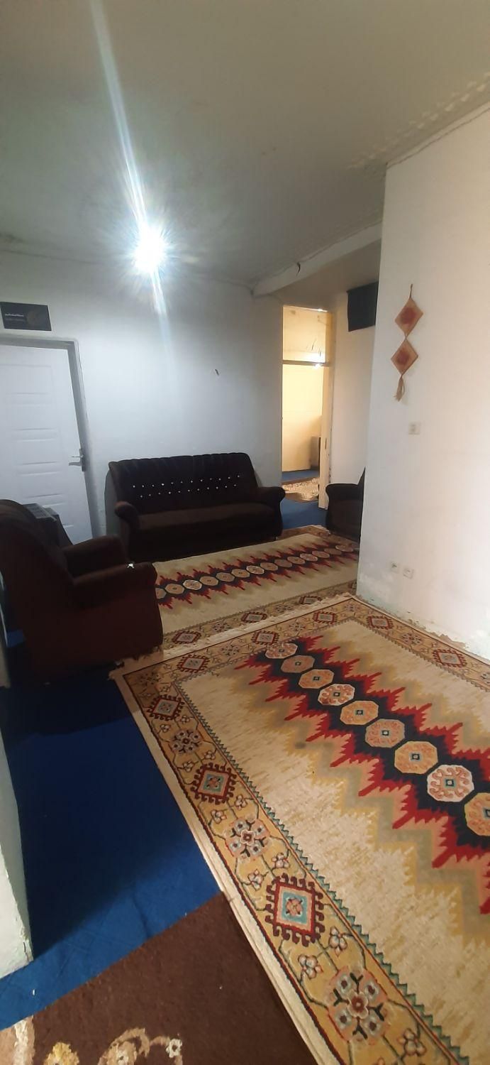 منزل مبله.خانه مسافر.(جای پارک دو ماشین)|اجارهٔ کوتاه‌مدت آپارتمان و سوئیت|شیراز, وحدت|دیوار