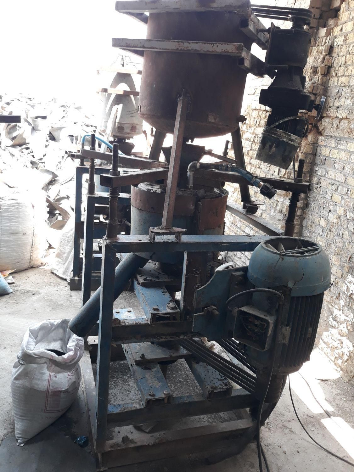 دستگاه پودر لاستیک  و  جرثغیل دروازه ای یک تن|ماشین‌آلات صنعتی|نجف‌آباد, ویلاشهر|دیوار