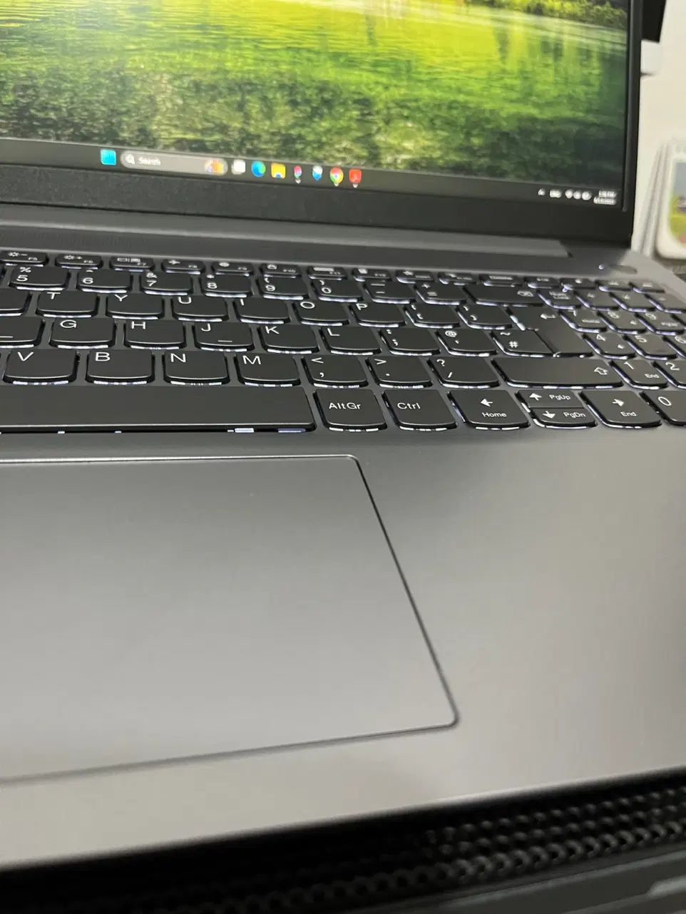 Lenovo ideapad slim 3 IPS|رایانه همراه|رشت, استقامت ۱|دیوار