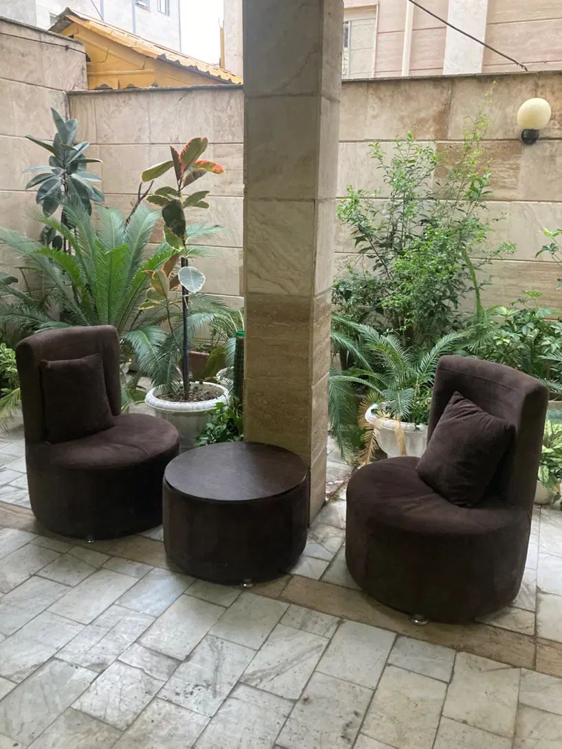 مبل دو نفره راحتی|مبلمان خانگی و میز عسلی|رشت, شالکو|دیوار