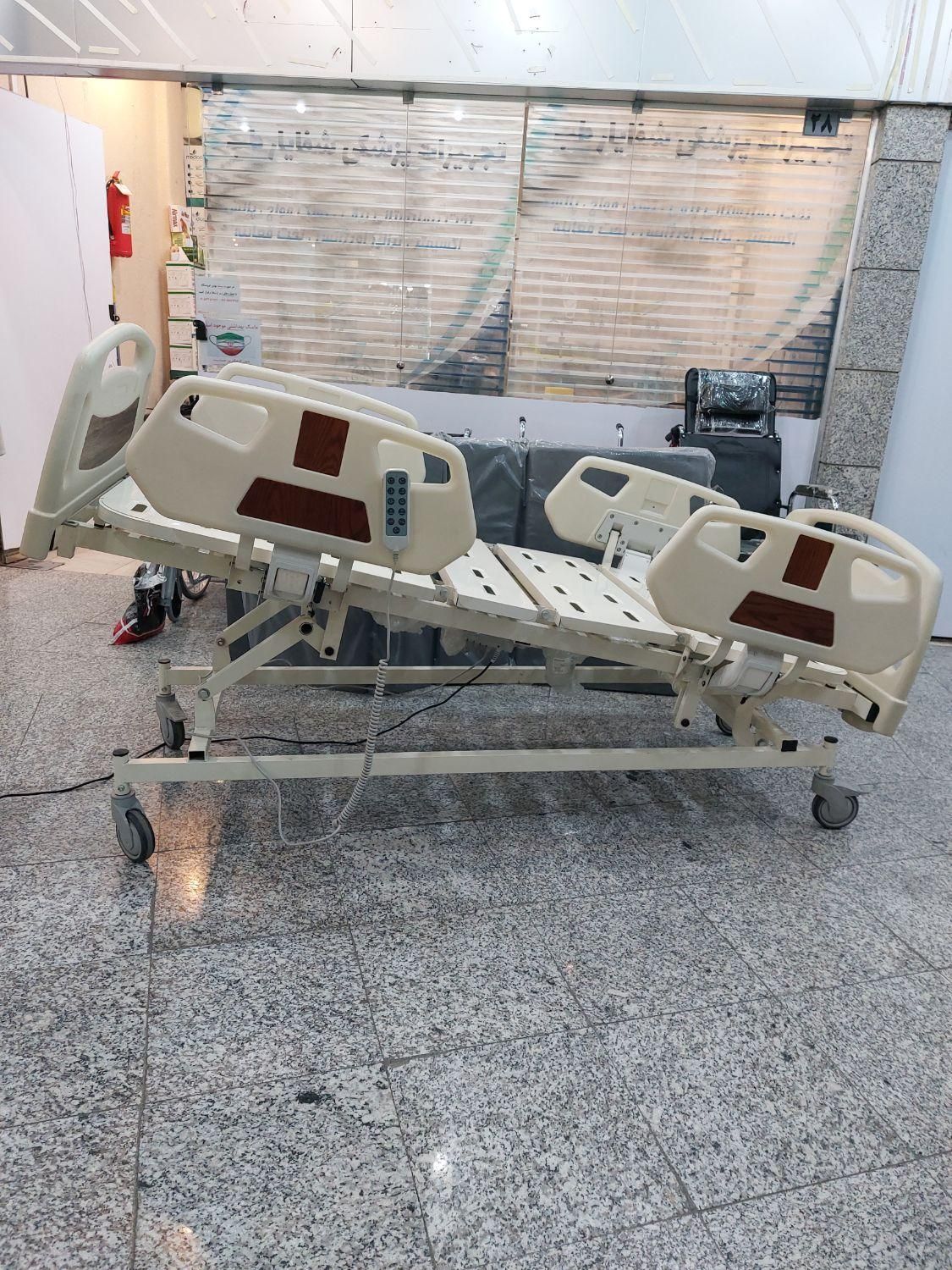 تخت بیمار با موتور خارجی ریموت دار برقی بیمارستانی|آرایشی، بهداشتی، درمانی|تهران, تهران‌ویلا|دیوار