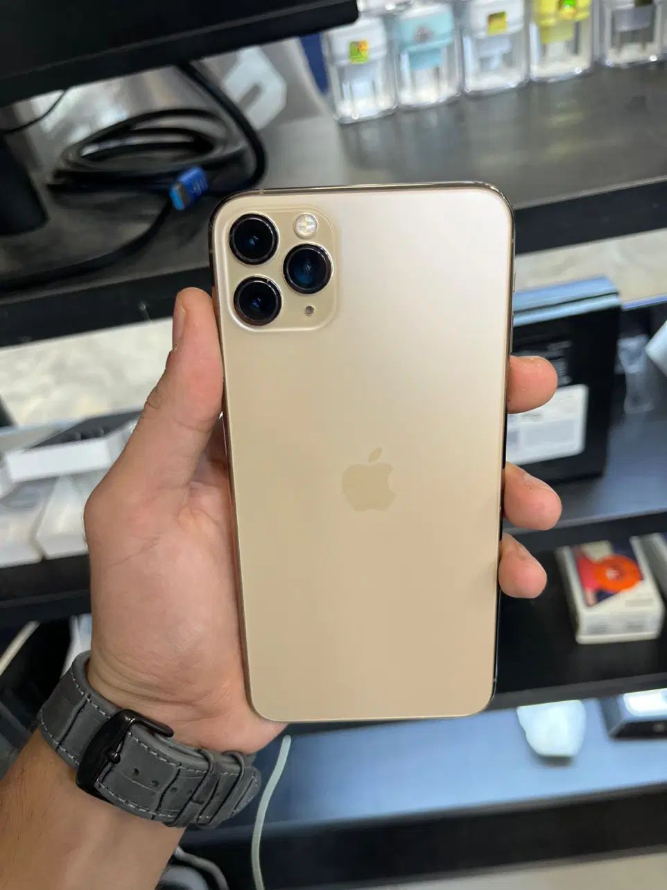 گوشی اپل iphone 11 pro max با حافظه ۲۵۶ گیگ|موبایل|کرج, مهرویلا جنوبی|دیوار