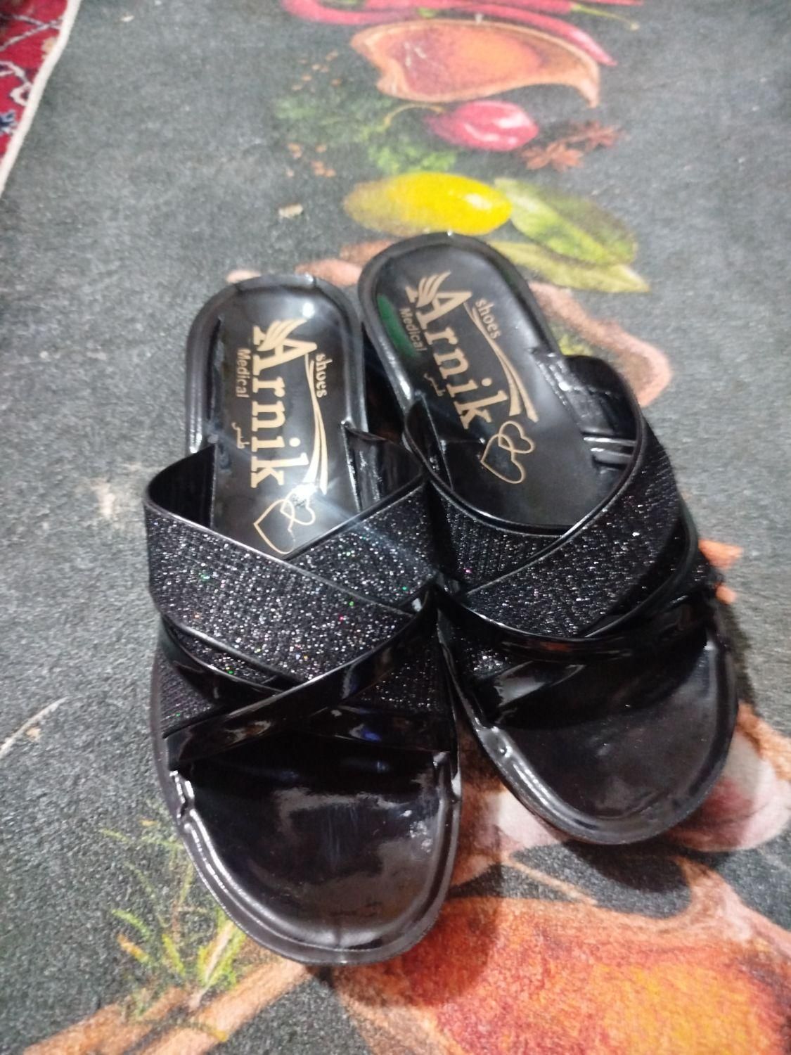 دمپایی|کیف، کفش، کمربند|زاهدان, |دیوار