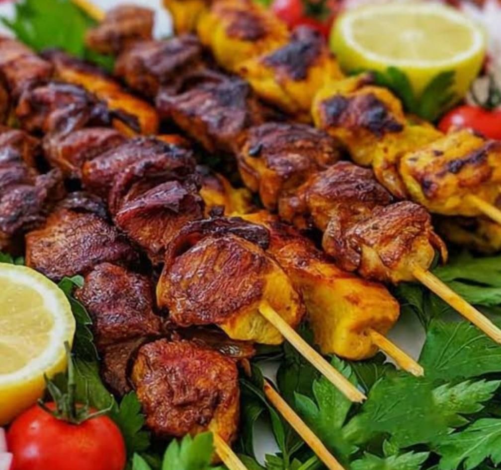 به یک اشپز ماهر نیازمندیم|استخدام خدمات فروشگاه و رستوران|صدرا-فارس, |دیوار