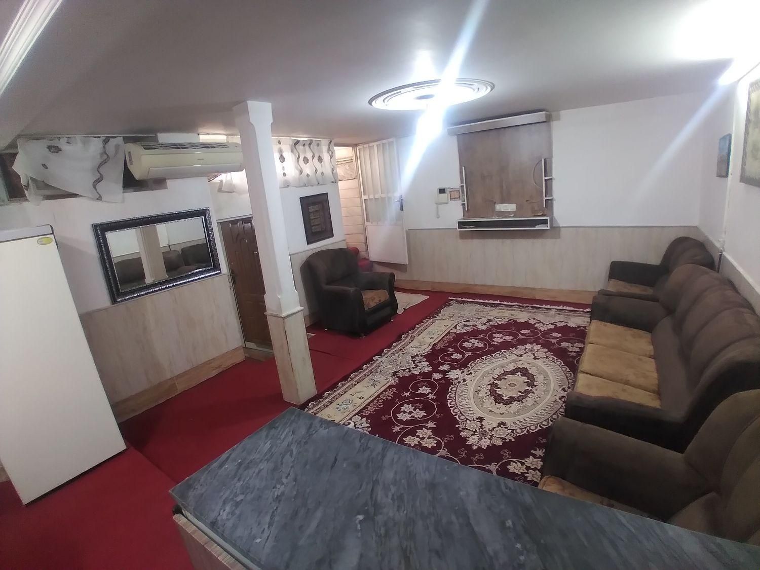 سوییت نقلی تمیز  با کولر گازی|اجارهٔ کوتاه‌مدت آپارتمان و سوئیت|قم, سراجه (۱۵ خرداد)|دیوار