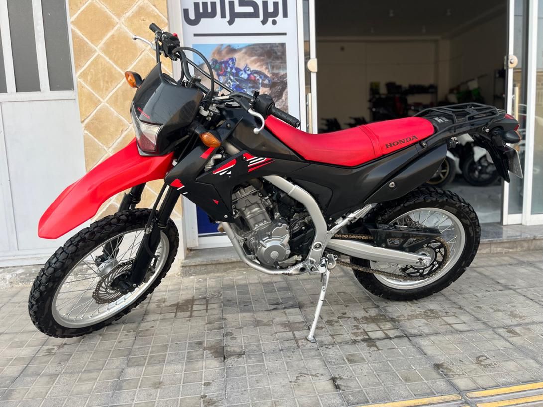 Crf 250 سی ار اف|موتورسیکلت|اصفهان, آبشار|دیوار