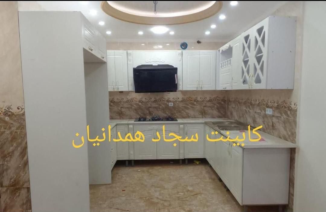 کابینت بدنه فلزی درب چوبی رنگ بندی داره|مصالح و تجهیزات ساختمان|همدان, |دیوار