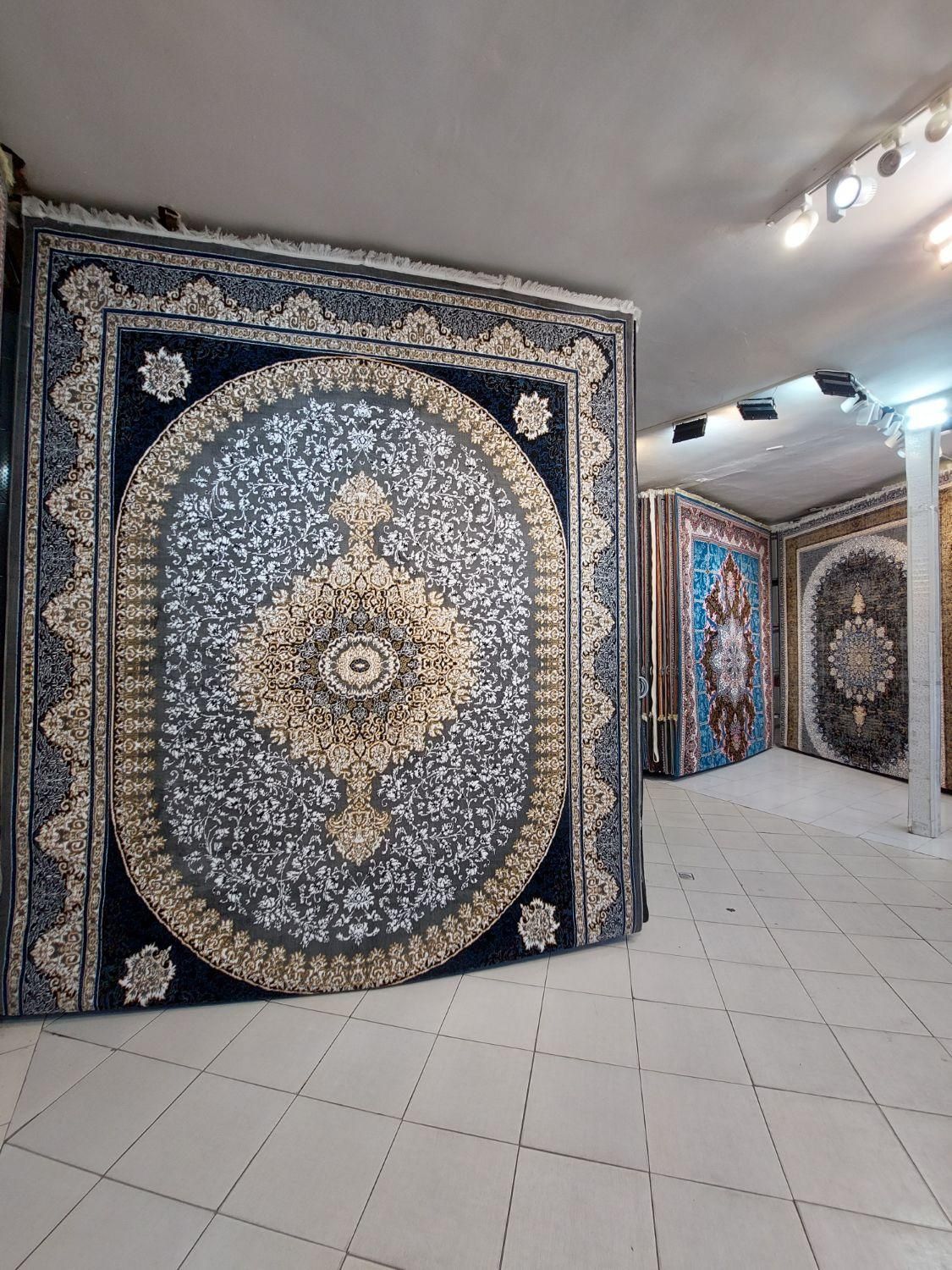 فرش انبار تکانی طرح۷۰۰شانه فرش حاجی حسینی (طلاب)|فرش|مشهد, طلاب|دیوار