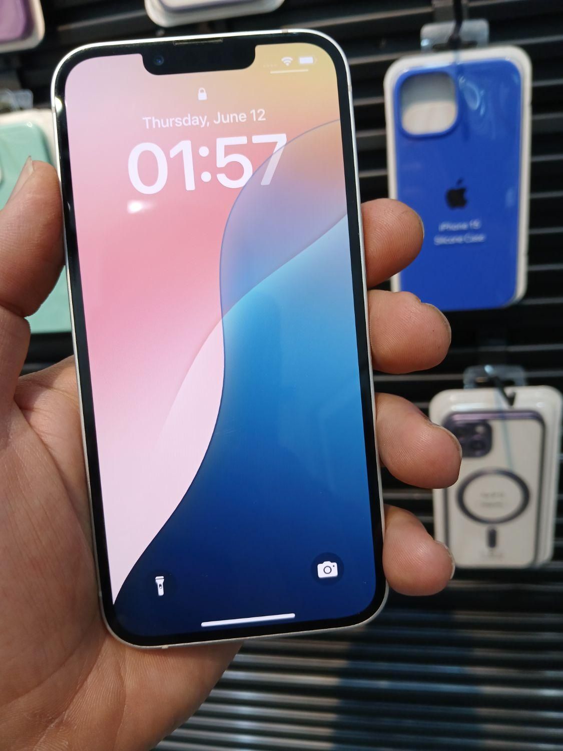 اپل iPhone 13 با حافظهٔ ۱۲۸ گیگابایت|موبایل|تهران, تهران‌سر|دیوار