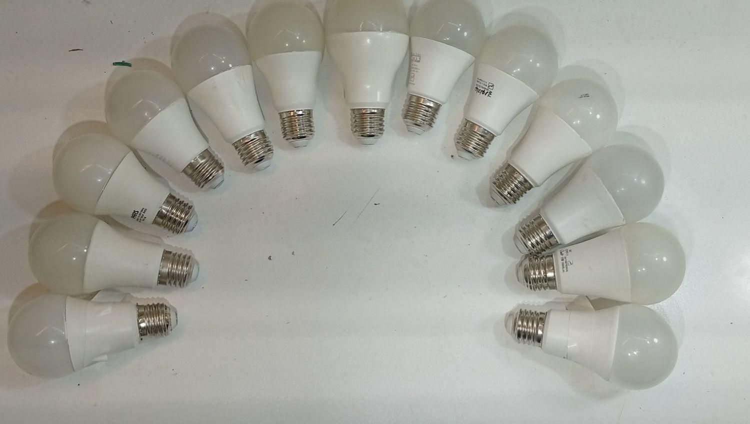 لامپ ال ای دی ۱۲ وات|لامپ و چراغ|قم, پردیسان|دیوار