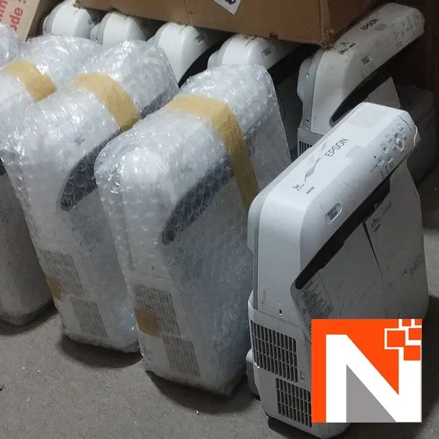 ویدئو پروژکتور حرفه ای EPSON سری 695 فاصله نزدیک|تلویزیون و پروژکتور|مشهد, شاهد (شهرک غرب)|دیوار
