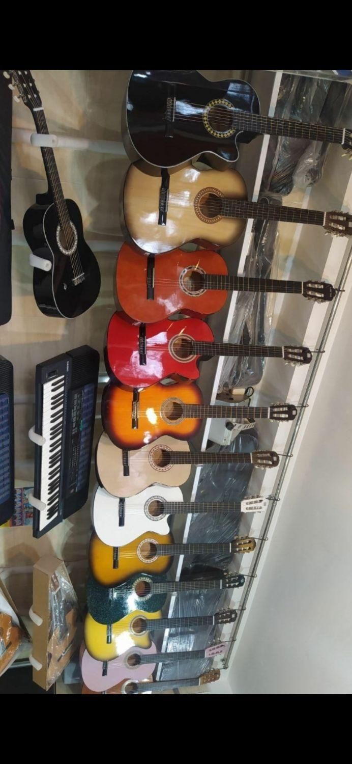 گیتار کلاسیک ایرانی وخارجی|گیتار، بیس، امپلیفایر|تبریز, |دیوار