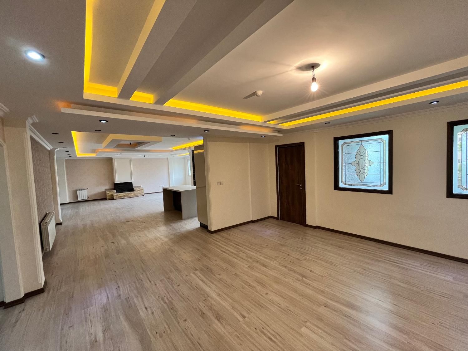 اپارتمان ۲۴۰ متری ۴ خواب ۲ پارکینگ تک واحدی|اجارهٔ آپارتمان|رشت, گلسار|دیوار