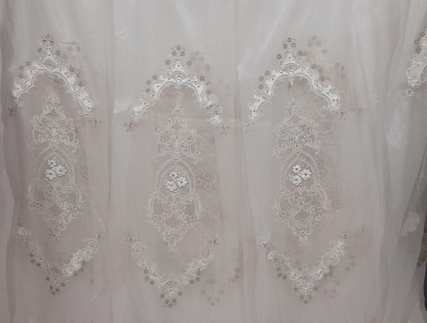 پرده پذیرایی با کتیبه|پرده، رانر، رومیزی|میانه, |دیوار