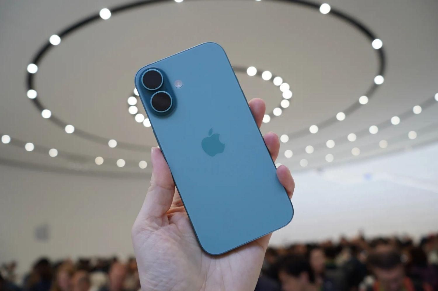 اپل iPhone 16 با حافظهٔ ۲۵۶ گیگابایت|موبایل|فردیس, |دیوار