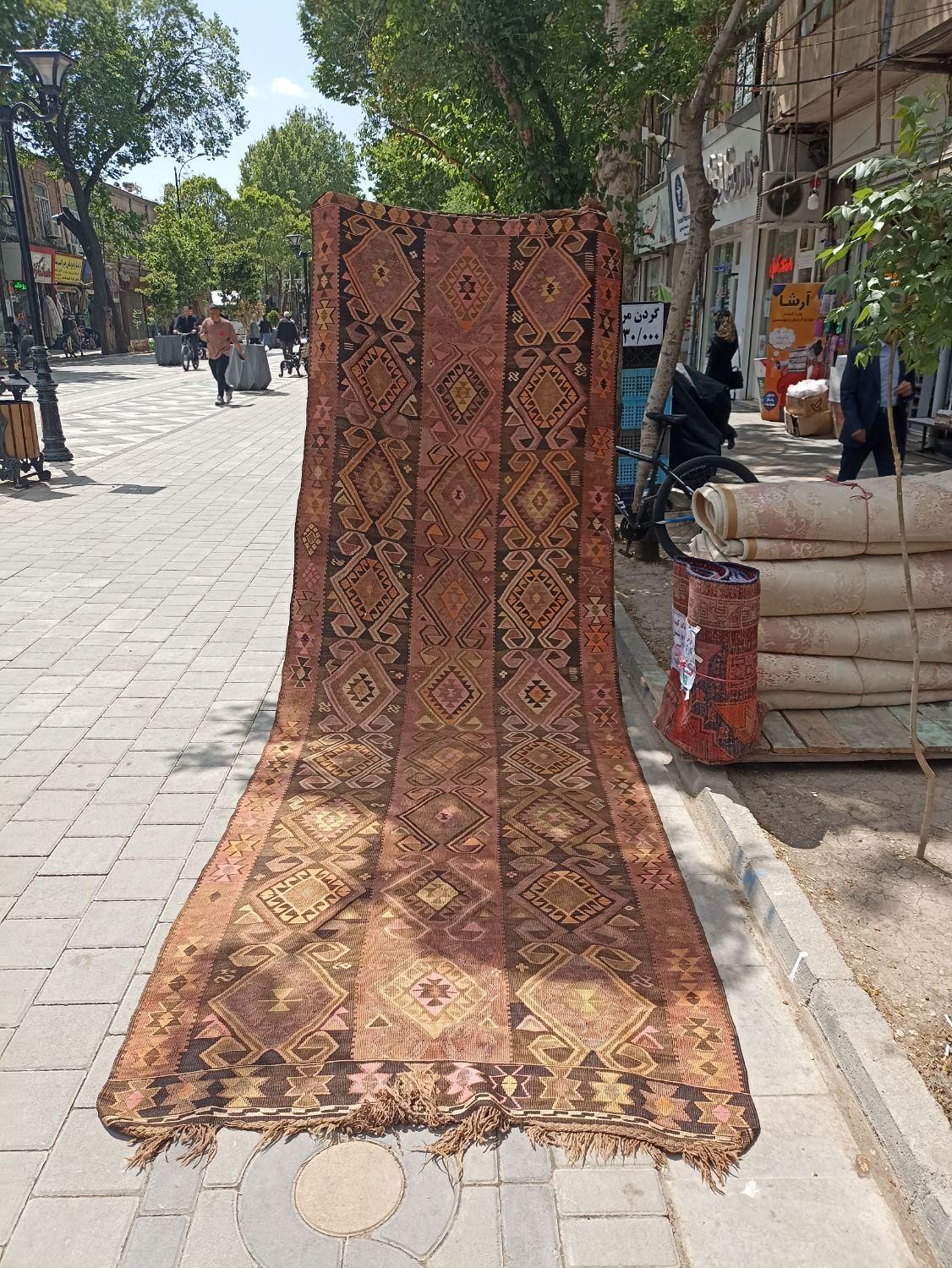 گلیم بسیار قدیمی(یون بوی)بدون ایراد1.10در4|گلیم، جاجیم، گبه|خوی, |دیوار