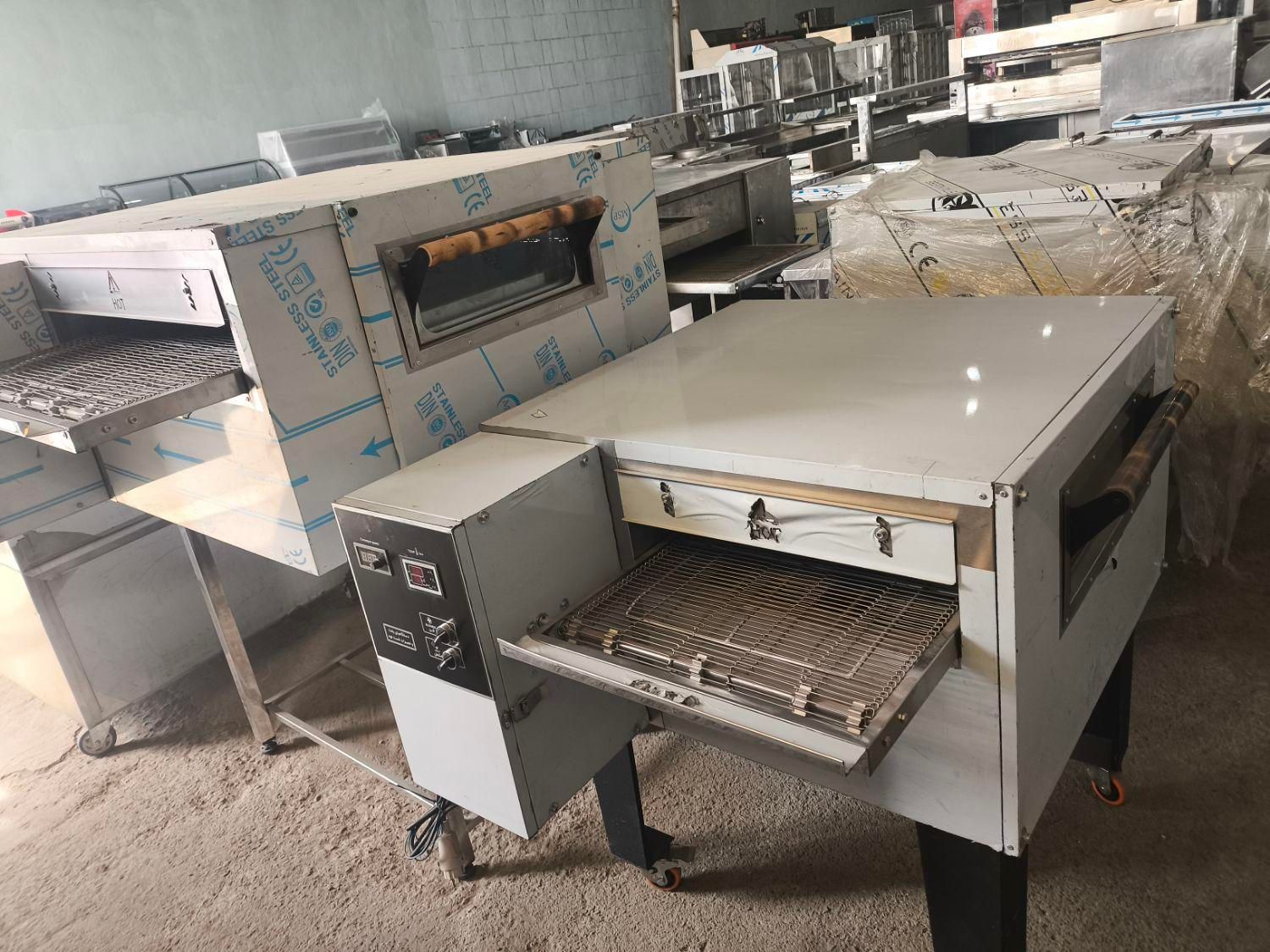 فروش فر پیتزا ریلی دهنه۵۰و ۷۰ با گارانتی|کافی‌شاپ و رستوران|مشهد, نوید|دیوار