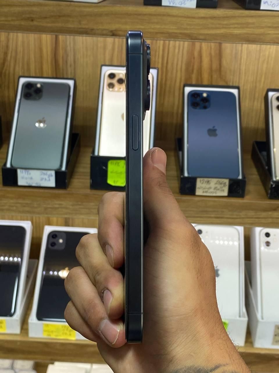 اپل iPhone 15 Pro Max با حافظهٔ ۲۵۶ گیگابایت|موبایل|اراک, |دیوار