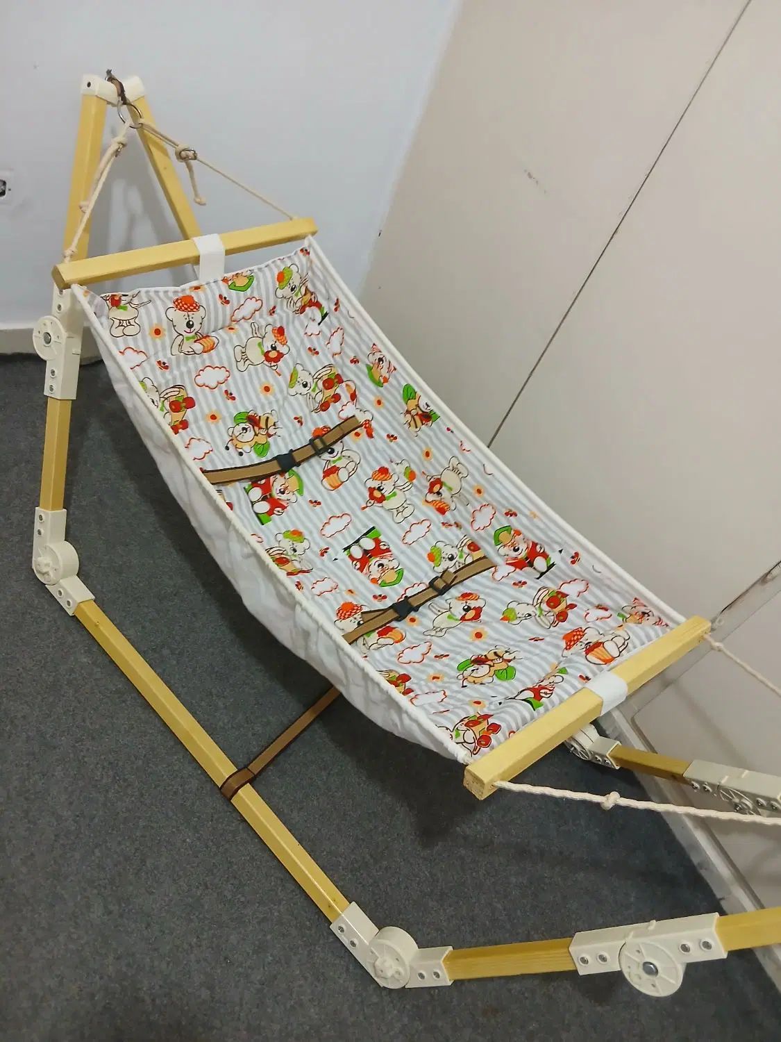 گهواره بانوج/ تخت خواب متحرک کودک/ گهواره کودک|اسباب و اثاث بچه|کرج, کوی فرهنگ|دیوار