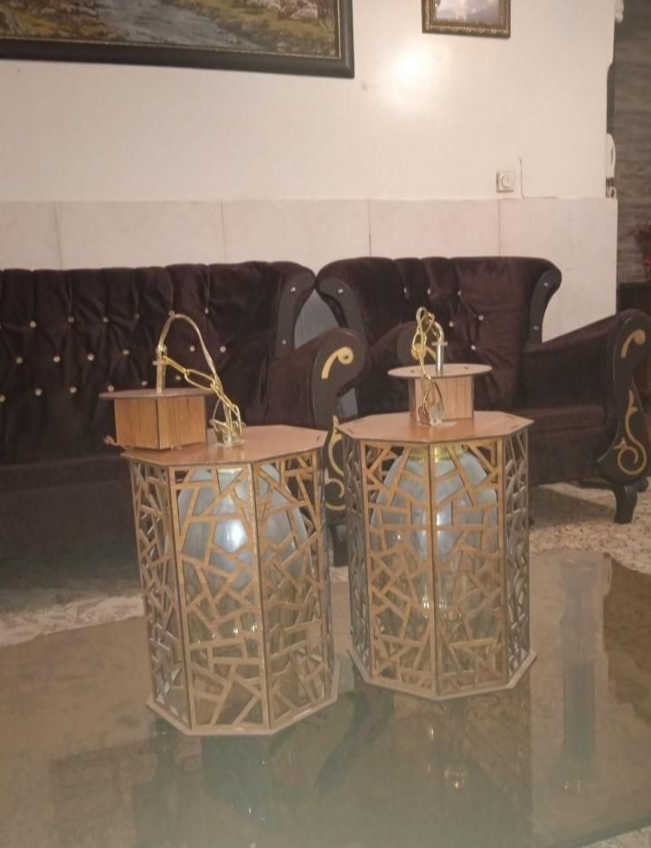 دو عدد لوستر چوبی|لوستر و چراغ آویز|اصفهان, باغ فدک|دیوار