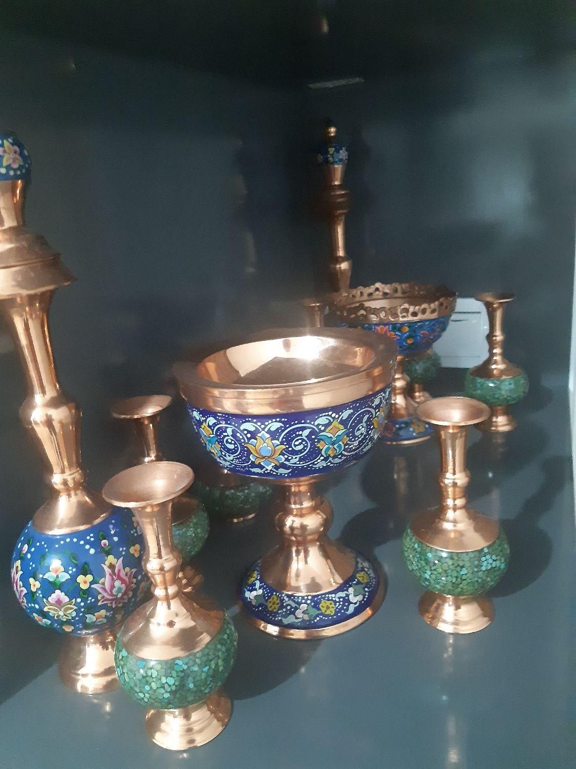 ظروف مسی و برنجی|کلکسیون اشیاء عتیقه|لنجان, |دیوار