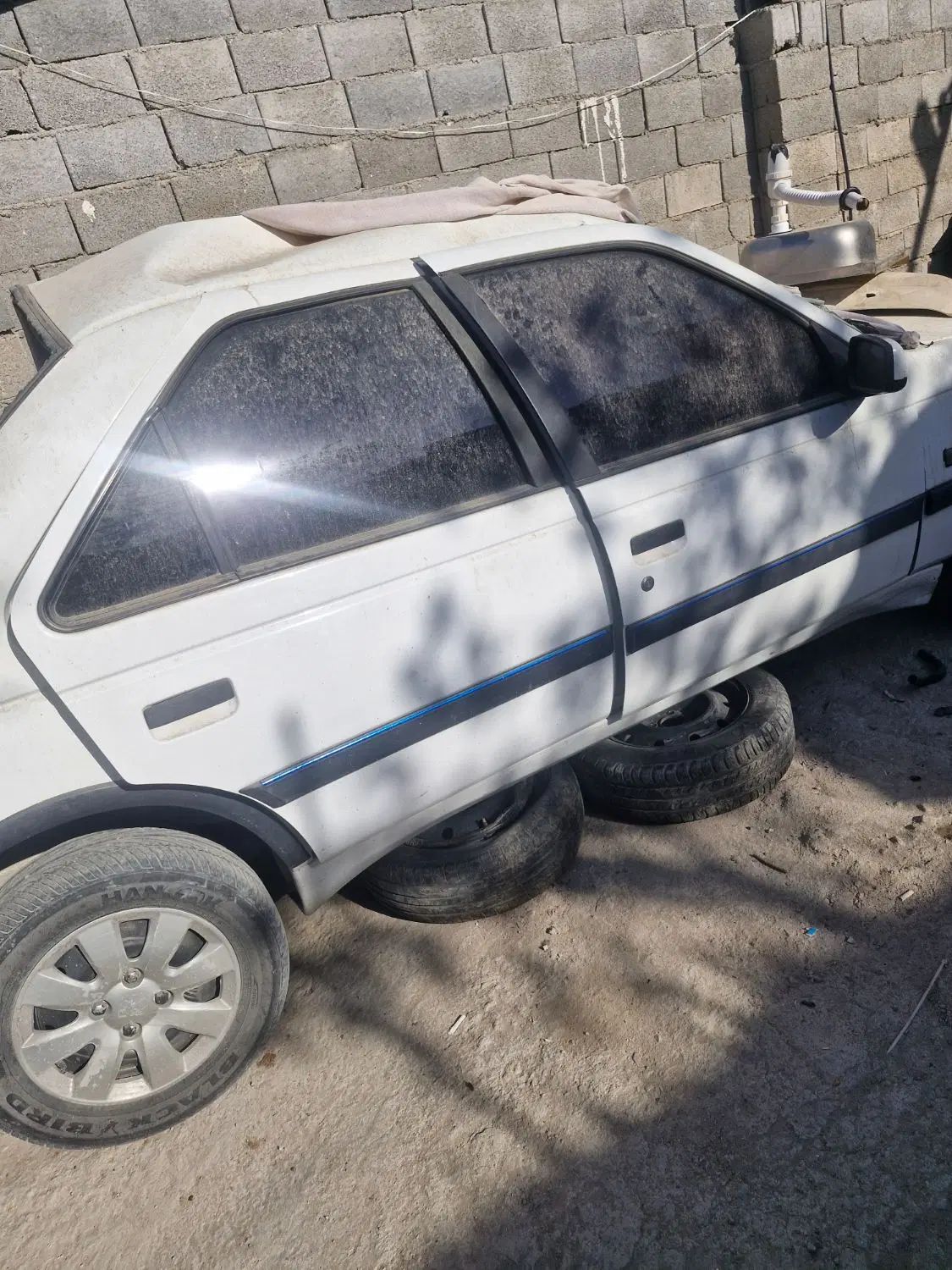 بدنه رنگ فابریک در کاپوت در صندوق ۴۰۵ پارس|قطعات یدکی و لوازم جانبی|خمینی‌شهر, |دیوار