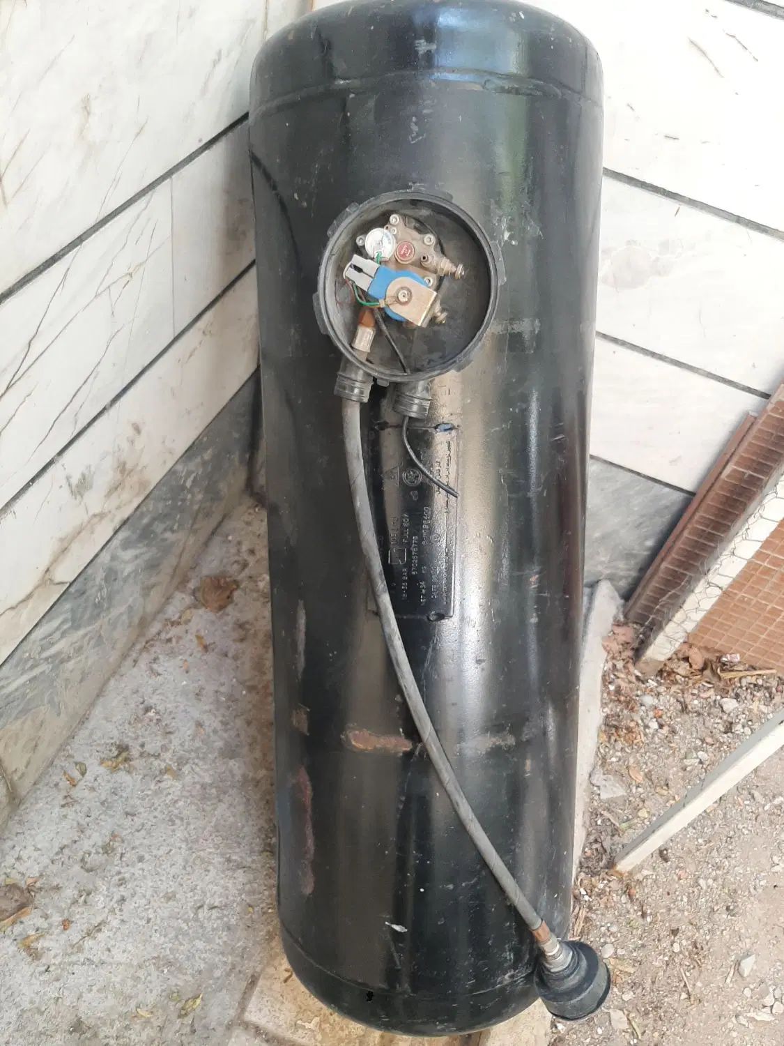 کپسول گاز lpg ال پی جی بزرگ باگلاتوروکلید قطع کن|قطعات یدکی و لوازم جانبی|تهران, مهرآباد|دیوار