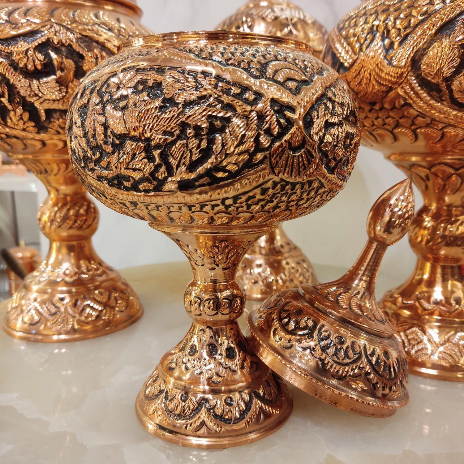 شکلات مسی گنبدی/تراش دست/ظروف مسی/کویر مس|ظروف سرو و پذیرایی|یزد, |دیوار