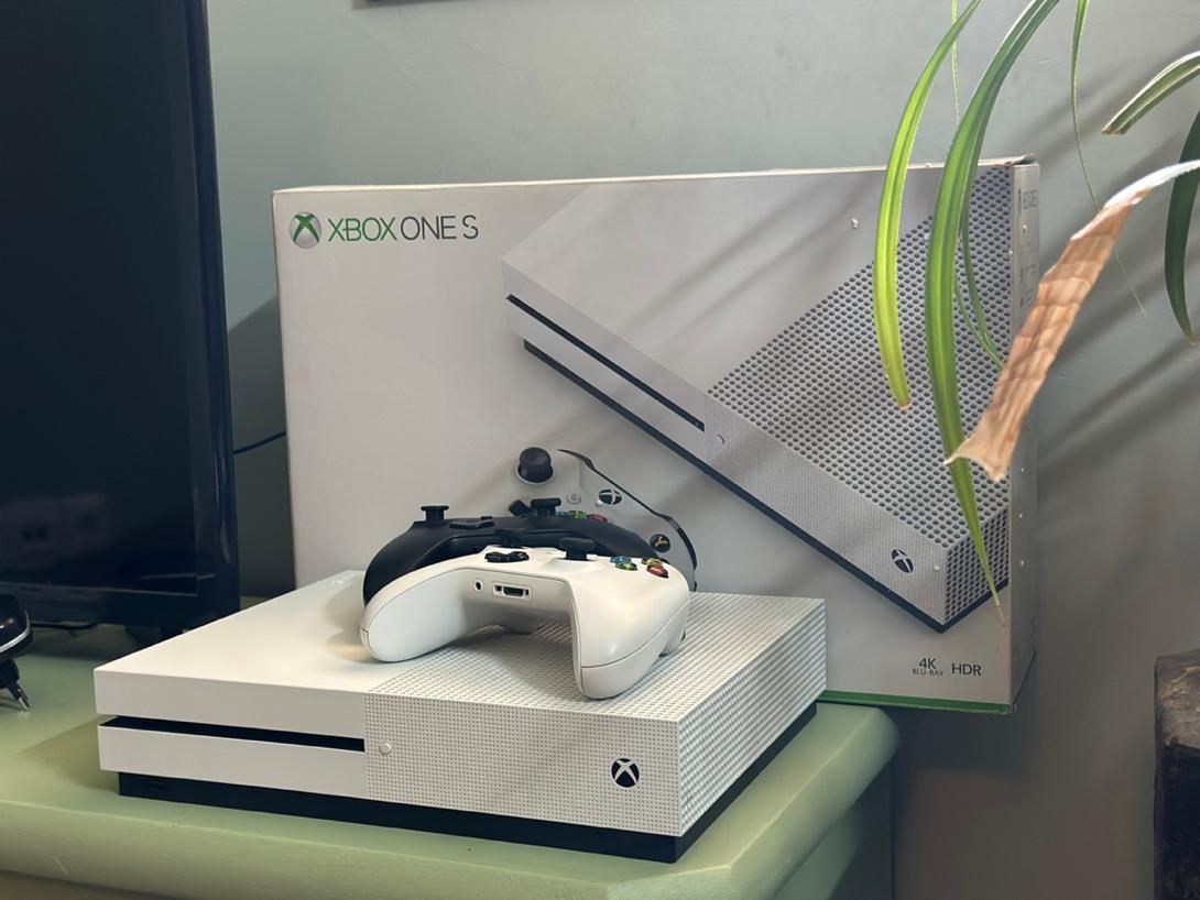 کنسول بازی xbox one s ایکس باکس وان اس یک ترابایت|کنسول، بازی ویدئویی و آنلاین|شیراز, زرگری|دیوار