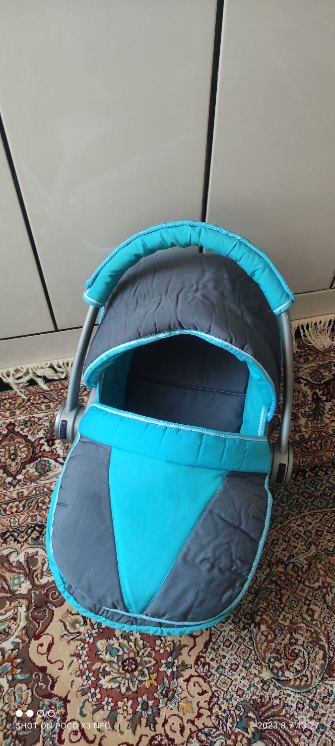 یکسری لوازم بچه|کالسکه و لوازم جانبی|خمینیشهر, |دیوار