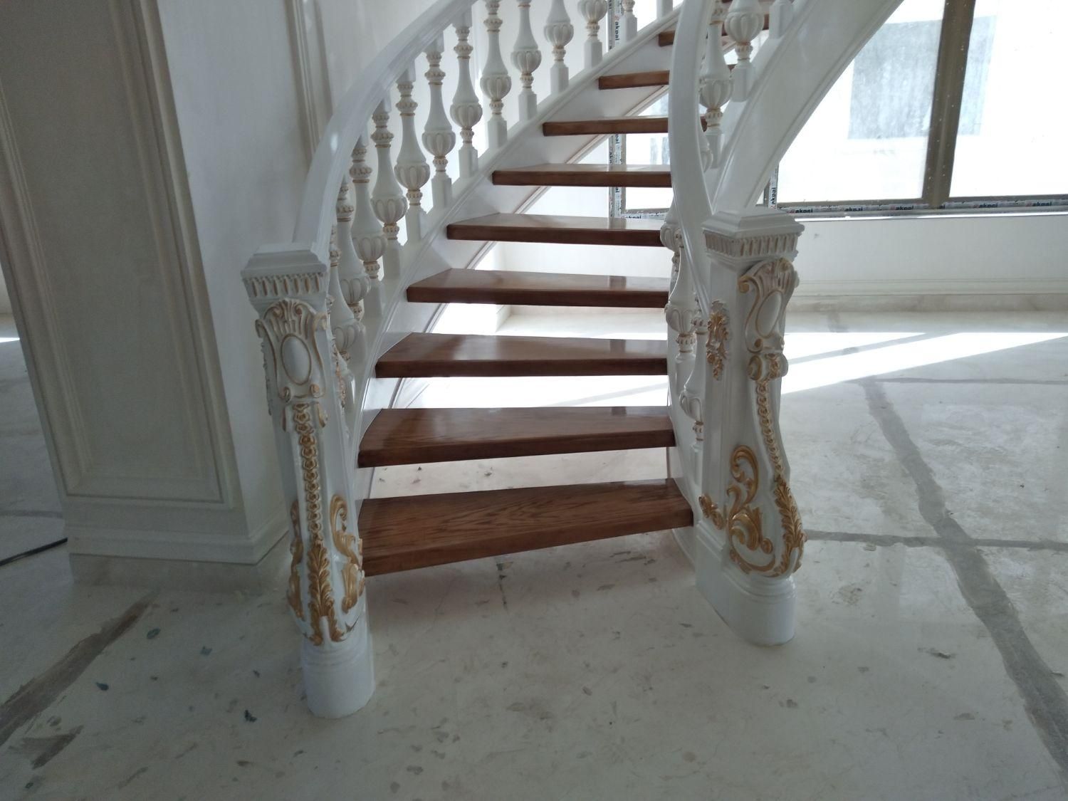 پله دوبلکس چوبی پله گرد پله خم نرده نجاری|خدمات پیشه و مهارت|سنندج, |دیوار