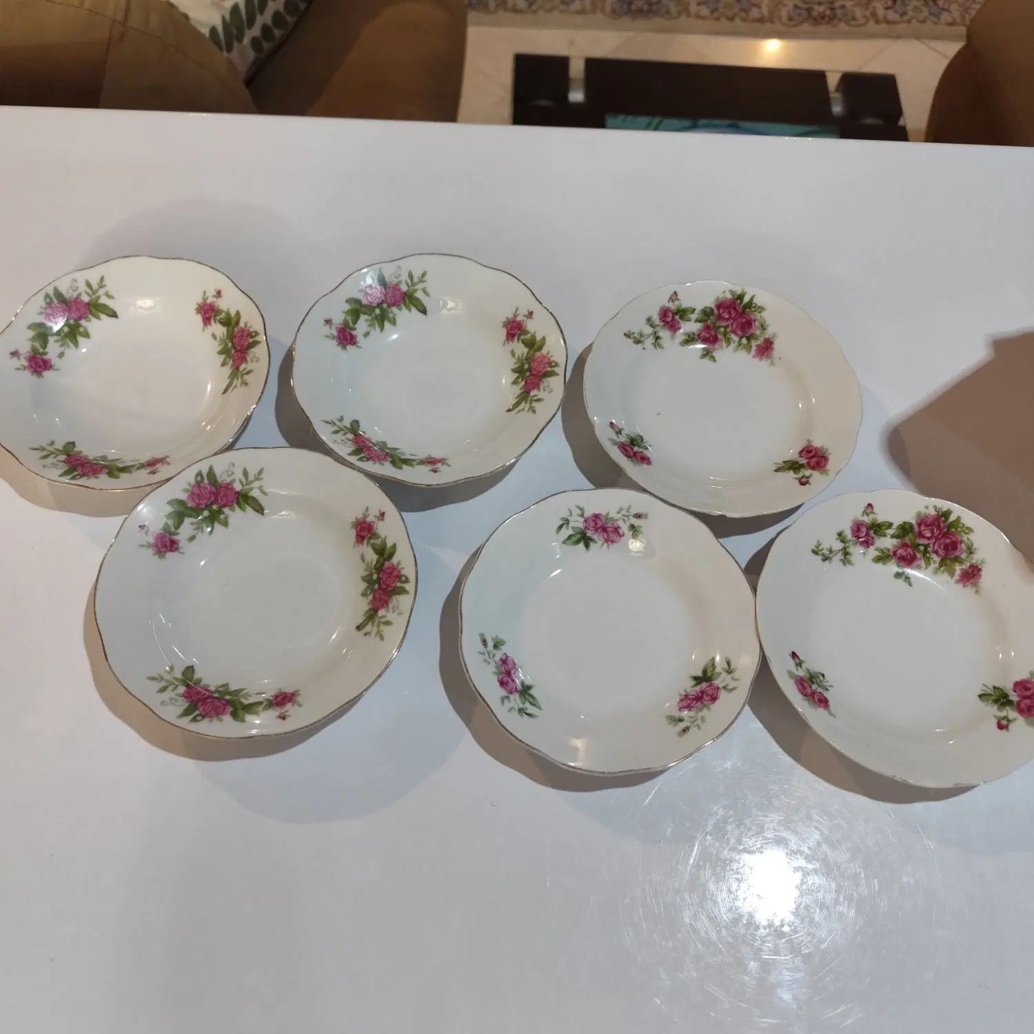 بشقاب و پیش دستی و فسنجان خوری گلسرخی قدیمی|ظروف سرو و پذیرایی|تهران, نیروی هوایی (پیروزی)|دیوار