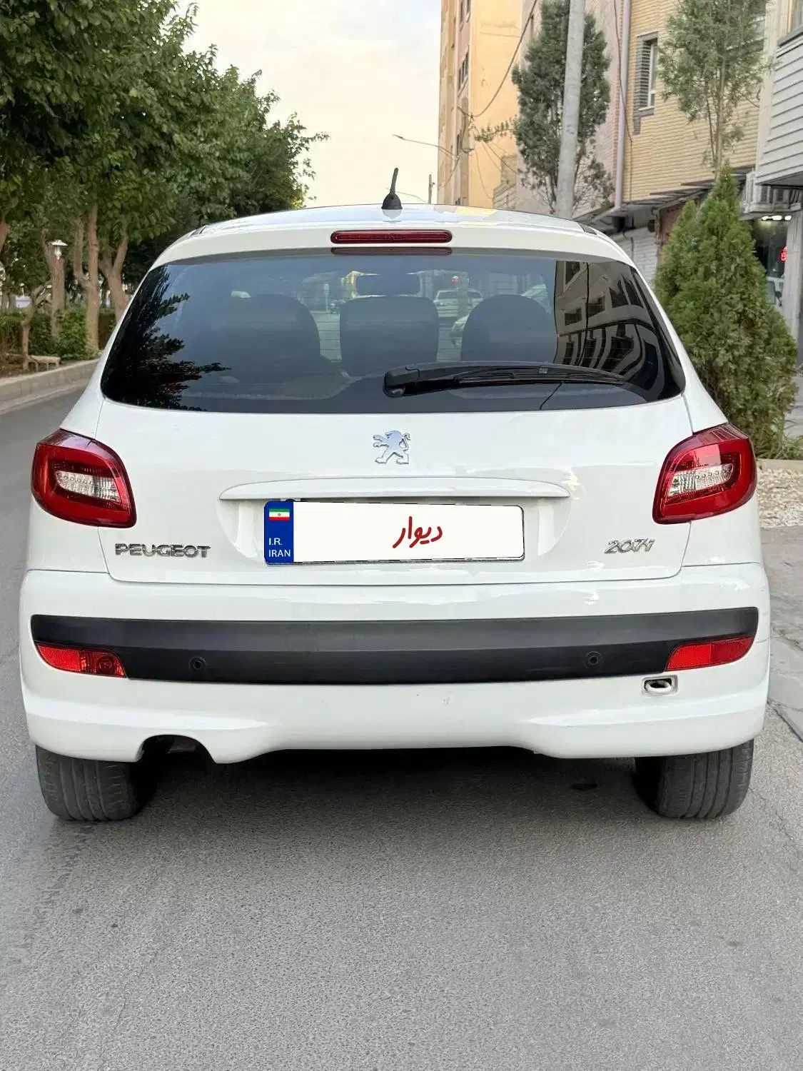 پژو ۲۰۷ اتوماتیک سقف پاناروما فرمان برقی مدل ۱۳۹۹|خودرو سواری و وانت|اصفهان, آبشار|دیوار