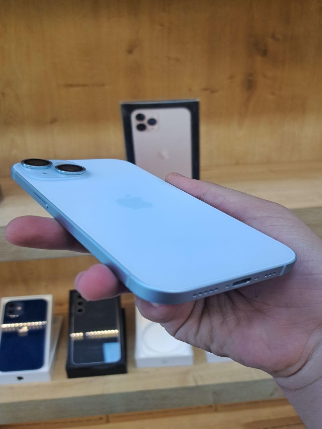 iPhone 15حافظهٔ ۱۲۸ آبی|موبایل|اصفهان, احمدآباد|دیوار