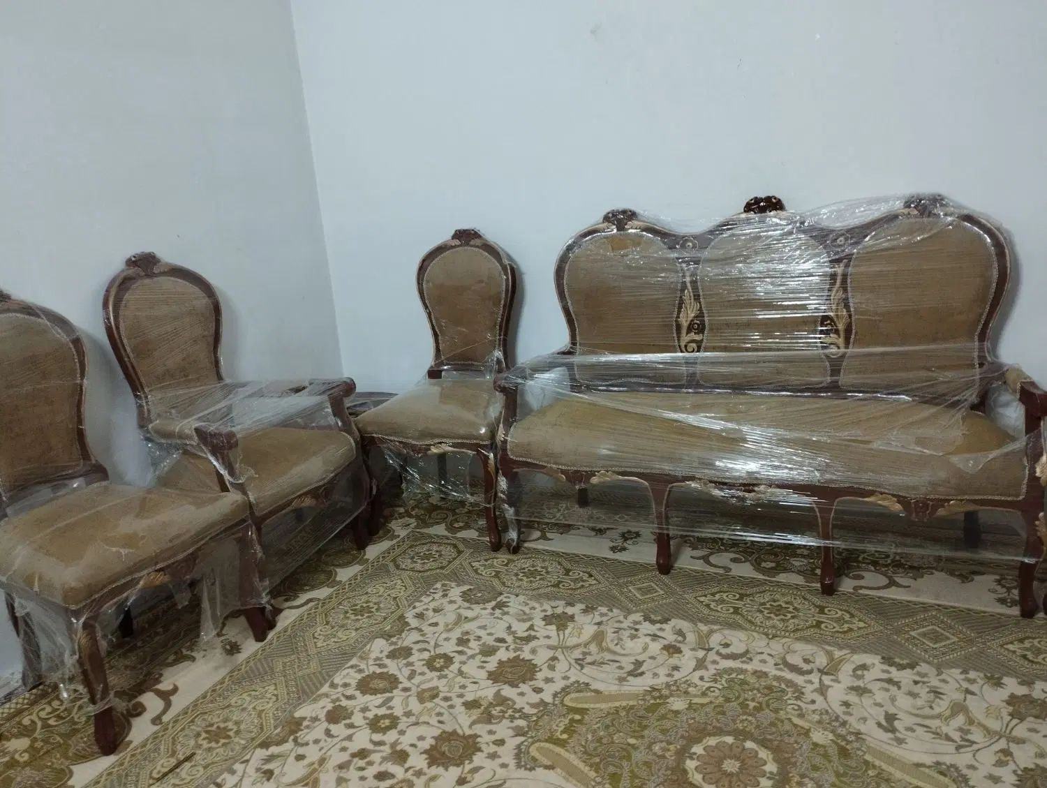 مبل 9نفره سلطنتی|مبلمان خانگی و میز عسلی|مشهد, شهرک مهرگان|دیوار
