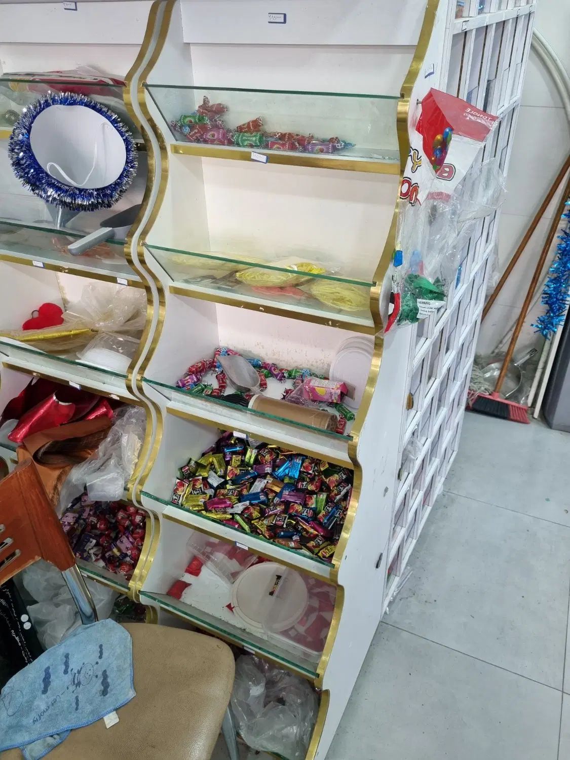 فروش تعدادی قفسه های چوبی و فلزی|فروشگاه و مغازه|رشت, اسماعیل آباد|دیوار