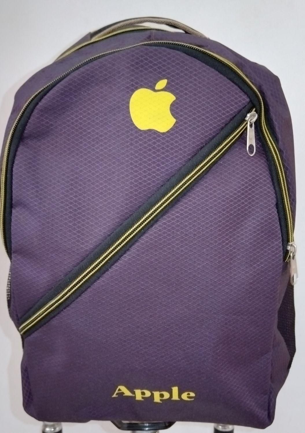 کیف کوله پشتی مدرسه|کیف، کفش، کمربند|کاشان, دروازه فین|دیوار