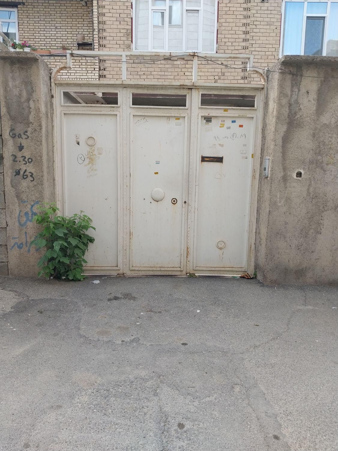 دو عدد درب حیاط و پارکینگ دو تایی و سه تایی|مصالح و تجهیزات ساختمان|سقز, |دیوار